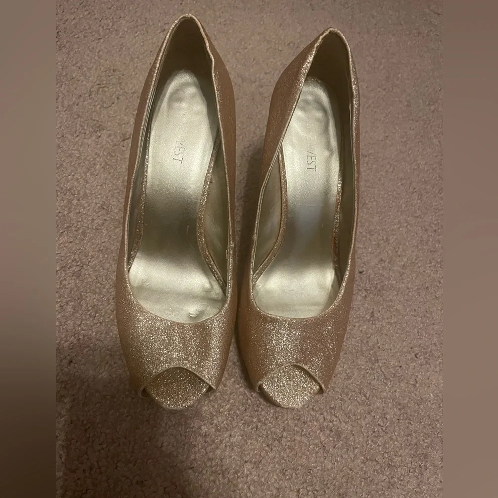 Nine West gold sparkly peep toe heels‎ size 8.5